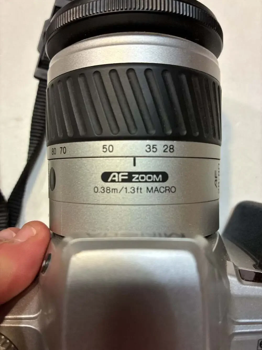 minolta qtsi maxxum 35mm Film Camera W 35-80 AF Lens Works Good